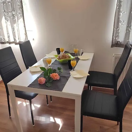 In - Balaton 44890 Apartament *