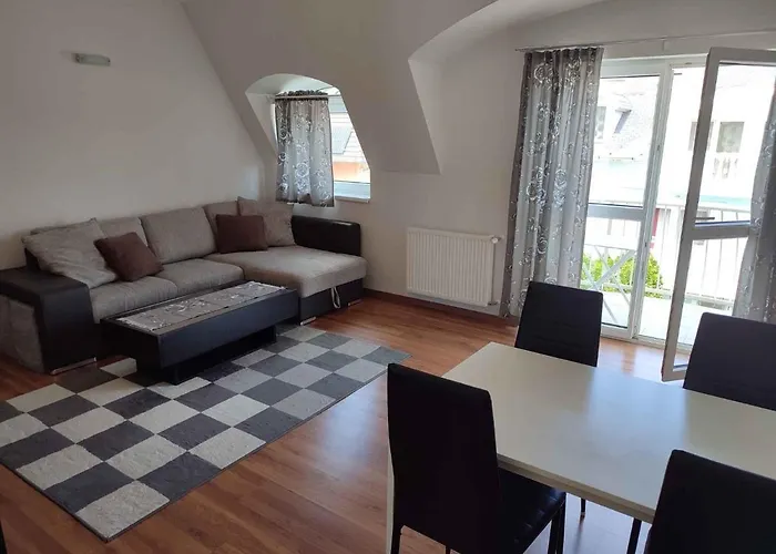 In - Balaton 44890 Apartamento *