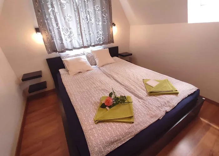 In - Balaton 44890 Apartamento *